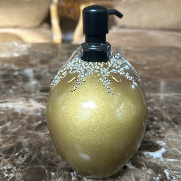 Halloween Skull Soap Dispenser. - Picture 3 of 4